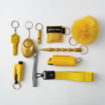 Duży zestaw akcesoriów do samoobrony w kolorze żółtym Duży zestaw akcesoriów do samoobrony w kolorze żółtym
