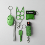 Zestaw akcesoriów do samoobrony Plus w kolorze zielonym Zestaw akcesoriów do samoobrony Plus w kolorze zielonym