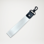 Smycz na nadgarstek z karabińczykiem biała